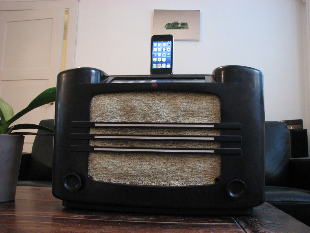 Vintage radio hacked into a docking station