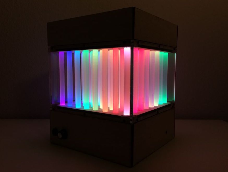 Led box. Вертикальная полосатая лампа плексиглас. OLED Kub.