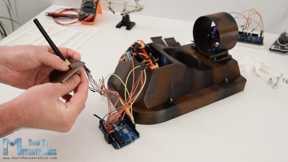 connecting the electronic components of the Arduino rc hovercraft - Electrogeek