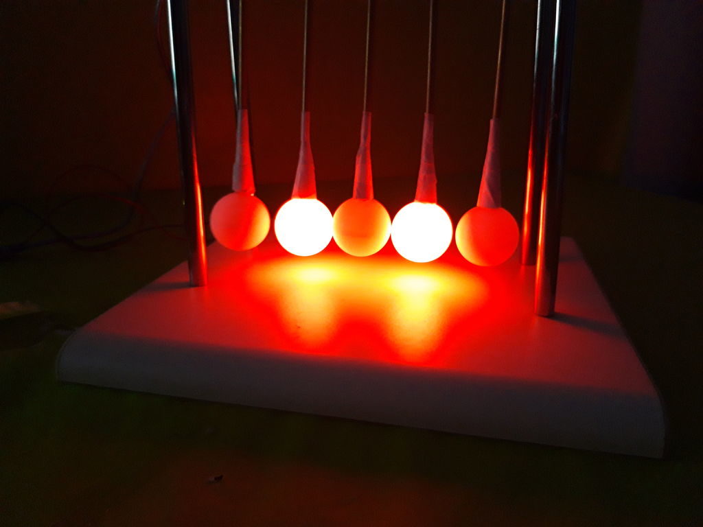 light up newtons cradle