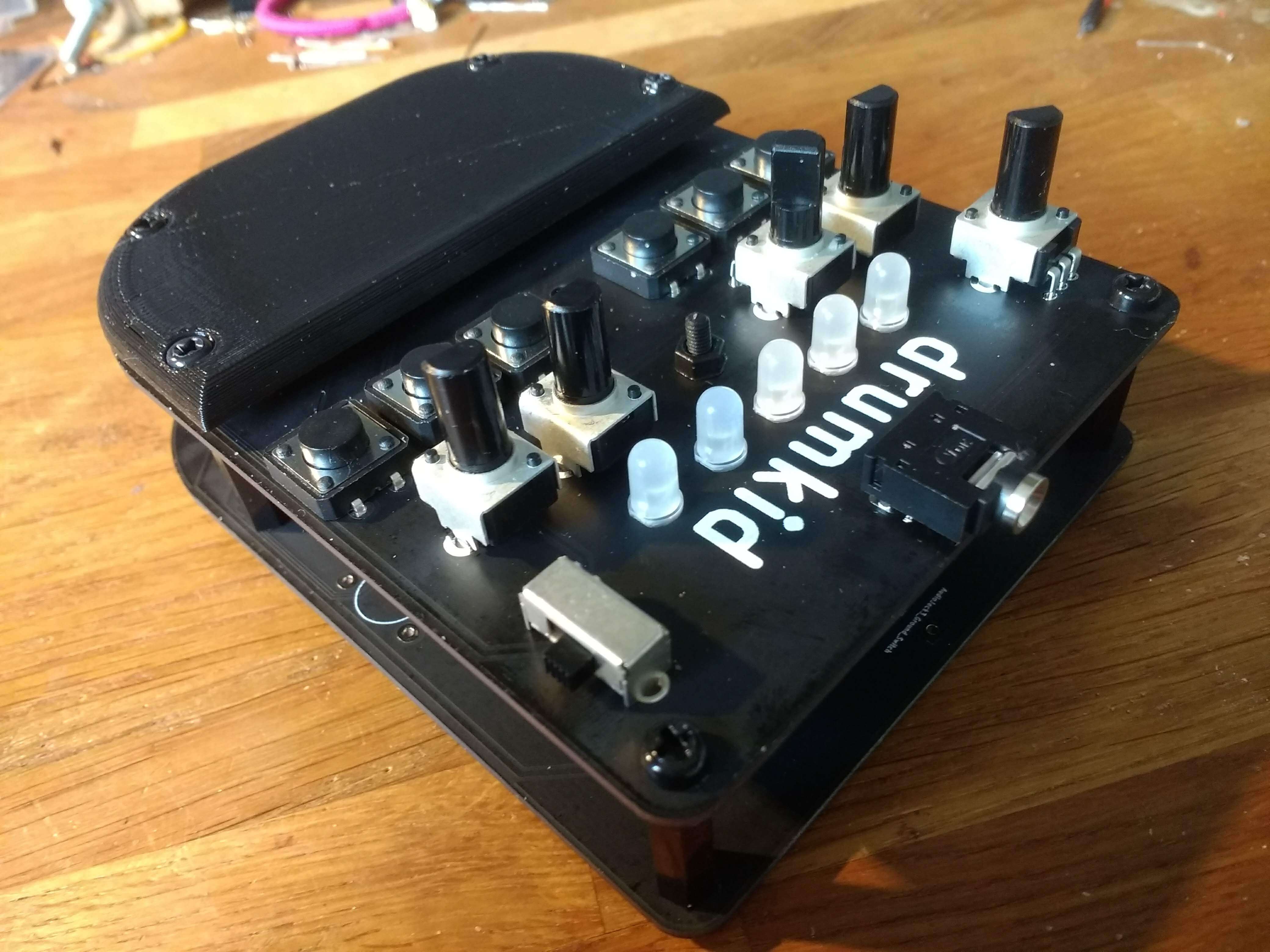 DrumKid is a handheld aleatoric drum machine | Arduino Blog