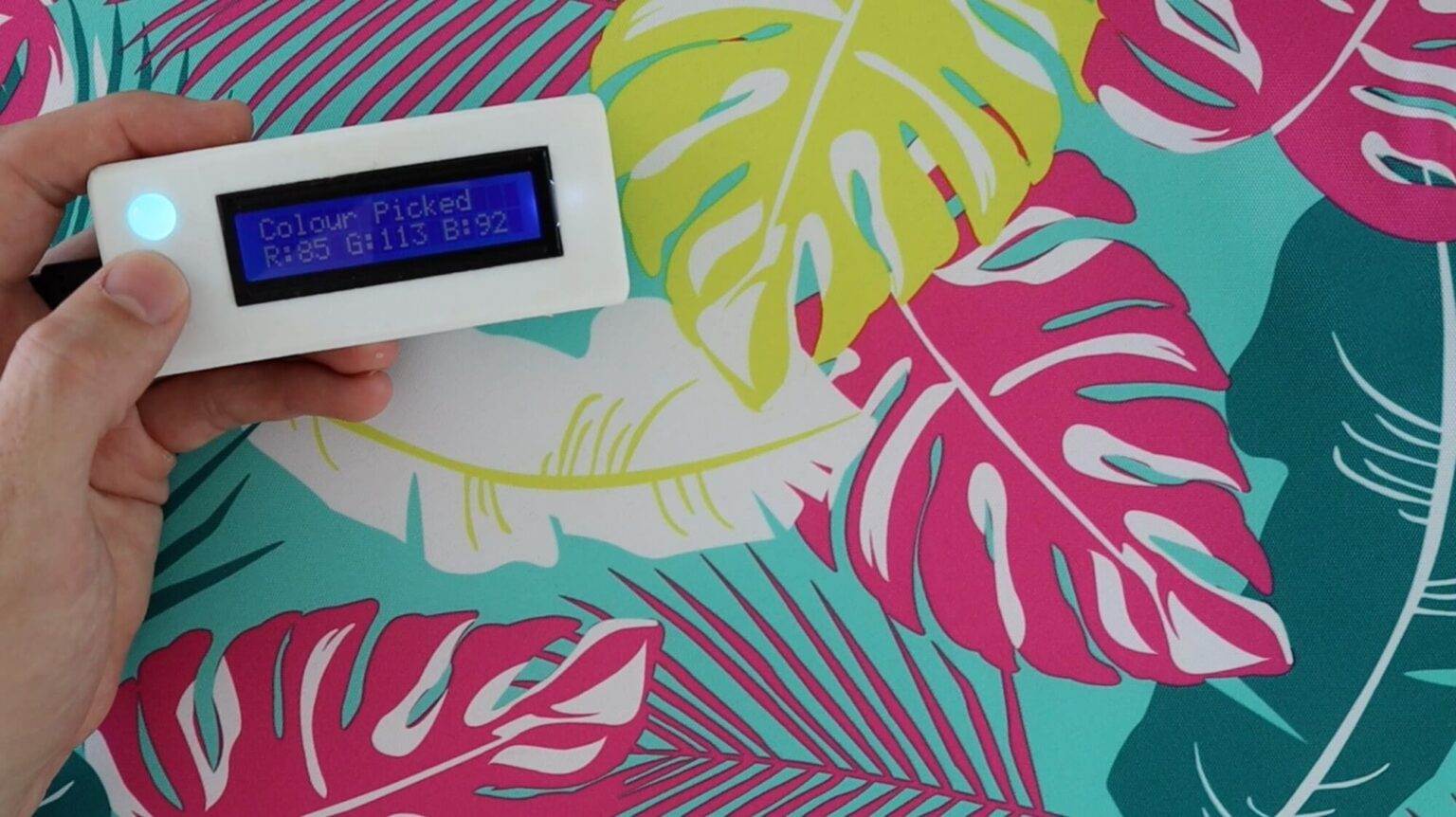 Pick colors from real things with this portable tool | Arduino Blog