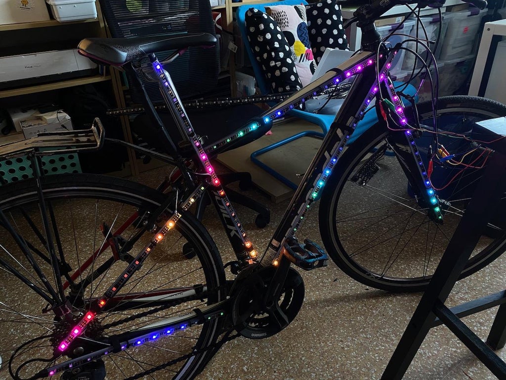Droop Følg os tjenestemænd This bike blinks brightly to the beat! | Arduino Blog