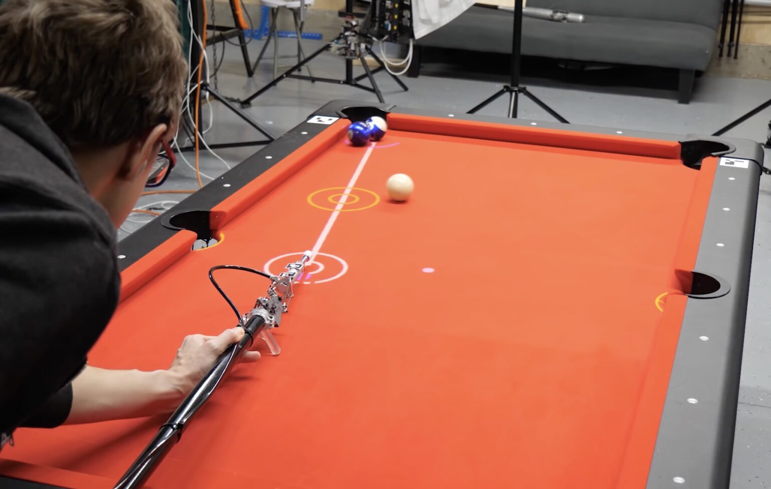 This robotic cue can turn anyone into a pool shark Arduino Blog