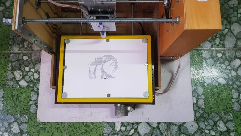 Two Arduinos are used to control this DIY three-axis CNC plotter ...