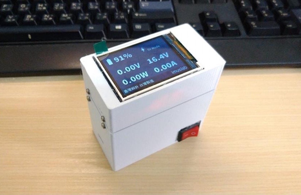 This DIY power bank can deliver up to 60W and displays info in real-time