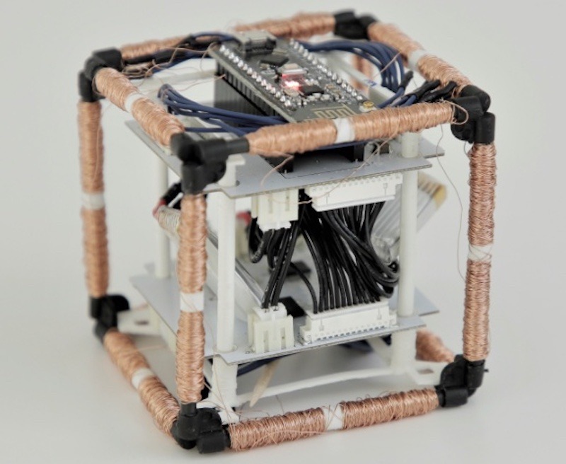 ElectroVoxel robots reconfigure themselves using magnets