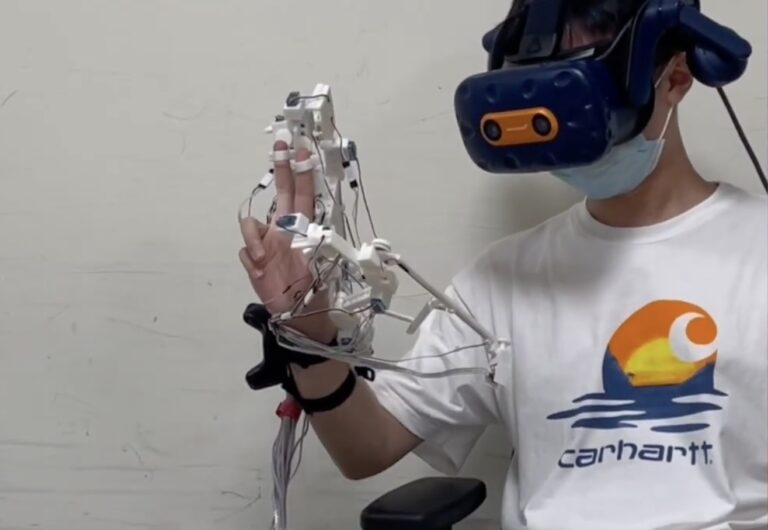 This strange exoskeleton glove enables VR force feedback | Arduino Blog