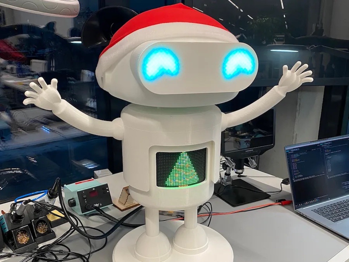 Der XXL-Chatbot des Infineon-Teams bietet Ihnen seine Weihnachtswünsche an