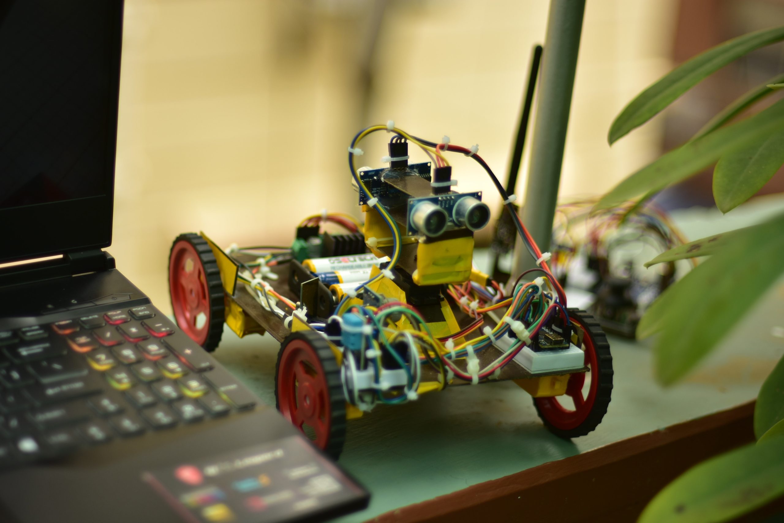 Цей пошуково-рятувальний робот створює 3D-карти зон лиха