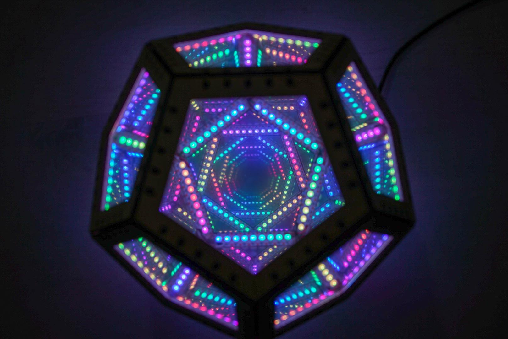 Infinity dodecahedron puts on a mesmerizing light show