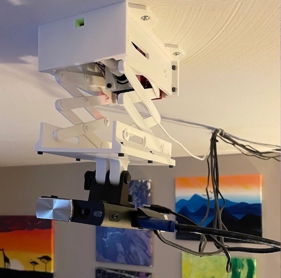 A DIY scissor lift for home theater projectors