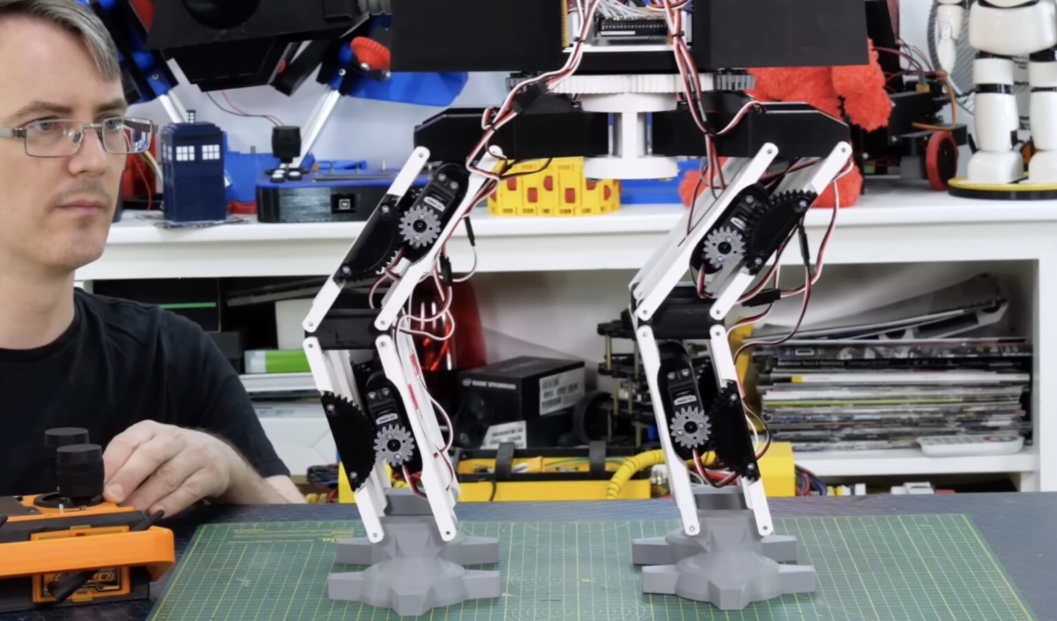 James Bruton builds a walking AT-AT robot | Arduino Blog