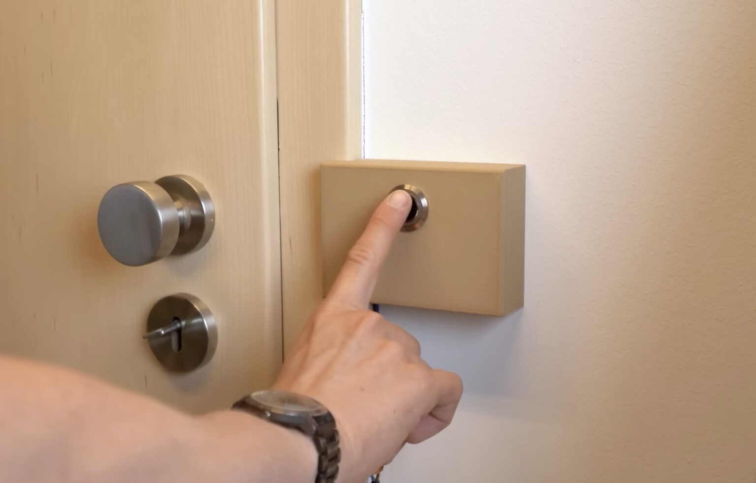 GreatScott! childproofs his lab with a fingerprint-reading smart lock ...