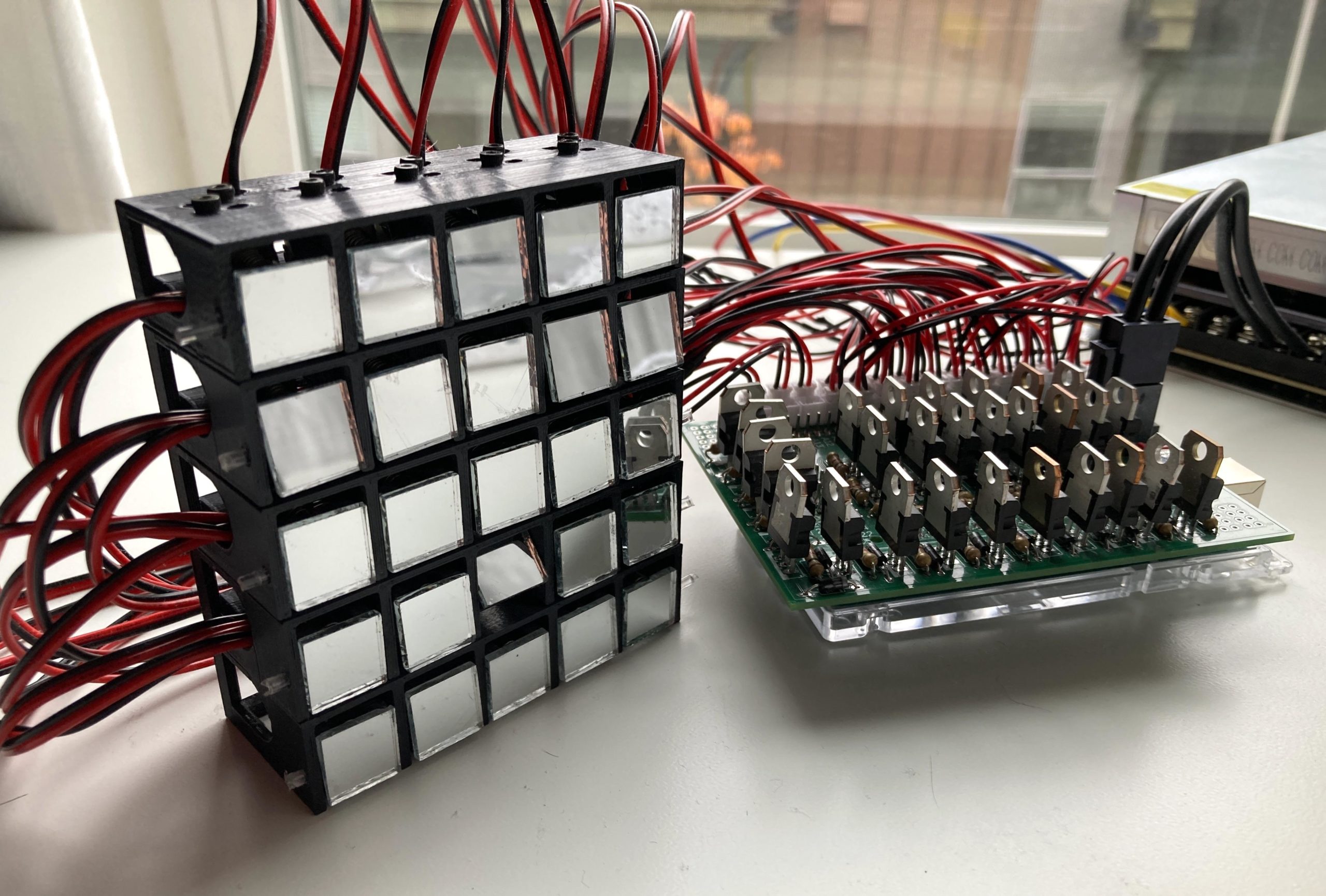 Macro DLP mirror array scales up a fascinating mechanical structure