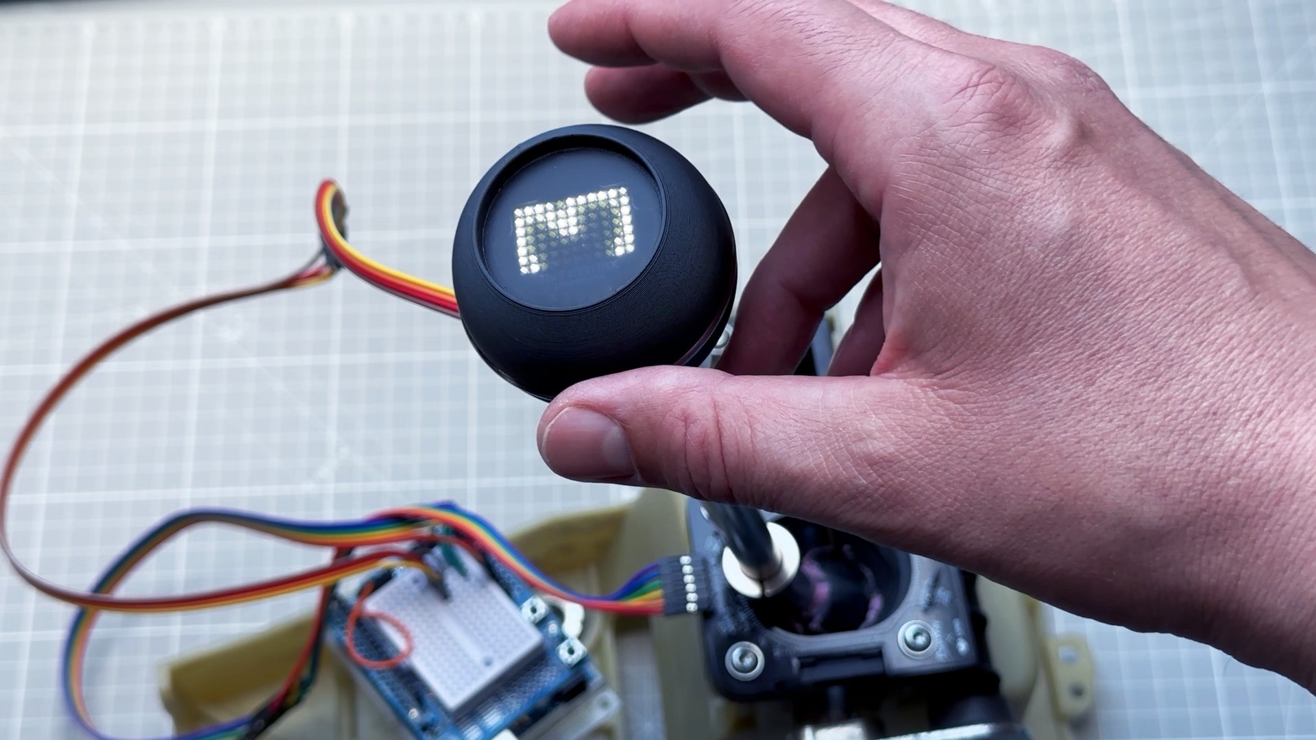 DIY shift knob gets a nice integrated LED gear indicator