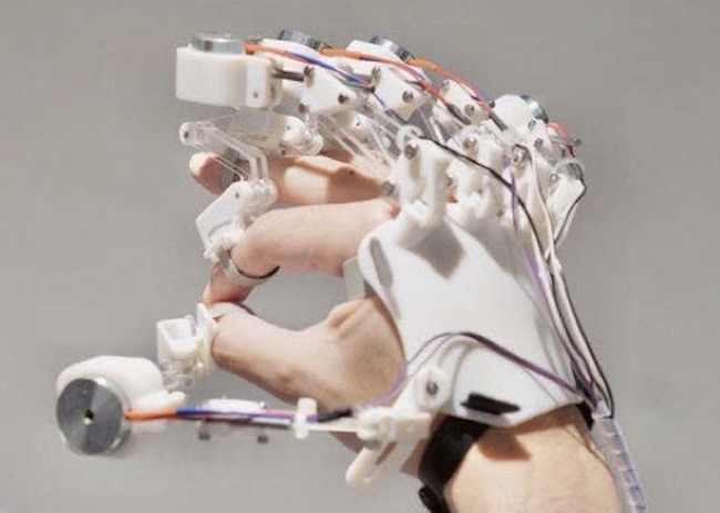Magnus is an electromagnetic exoskeleton for your hands